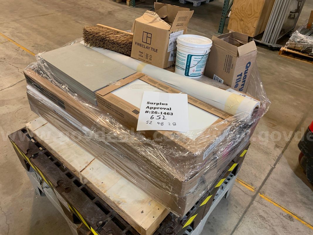 Pallet of Flooring Supplies (ID #46558) (H7-2R) (26-1463-6) 300