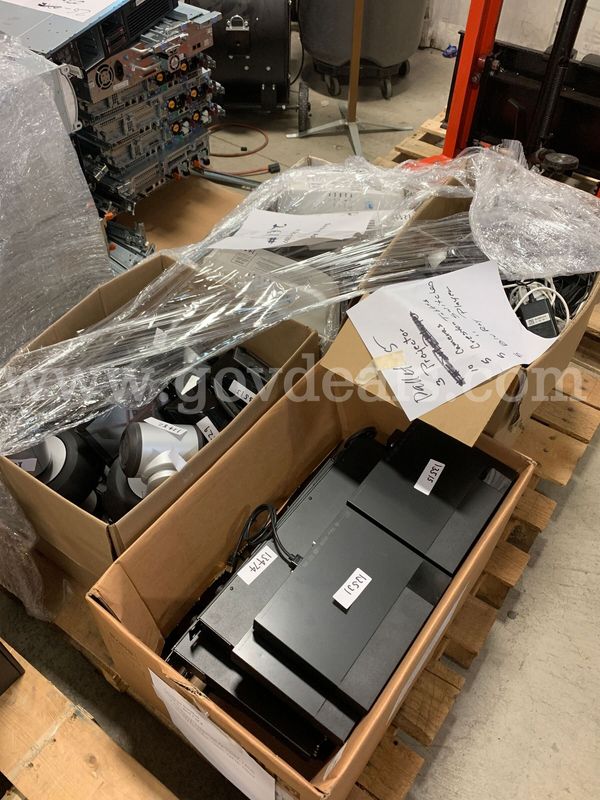 Pallet of Misc. Electronics | Epson Projectors & More! (ID# 46608) (J02-5L) (26-1397-1) 36610