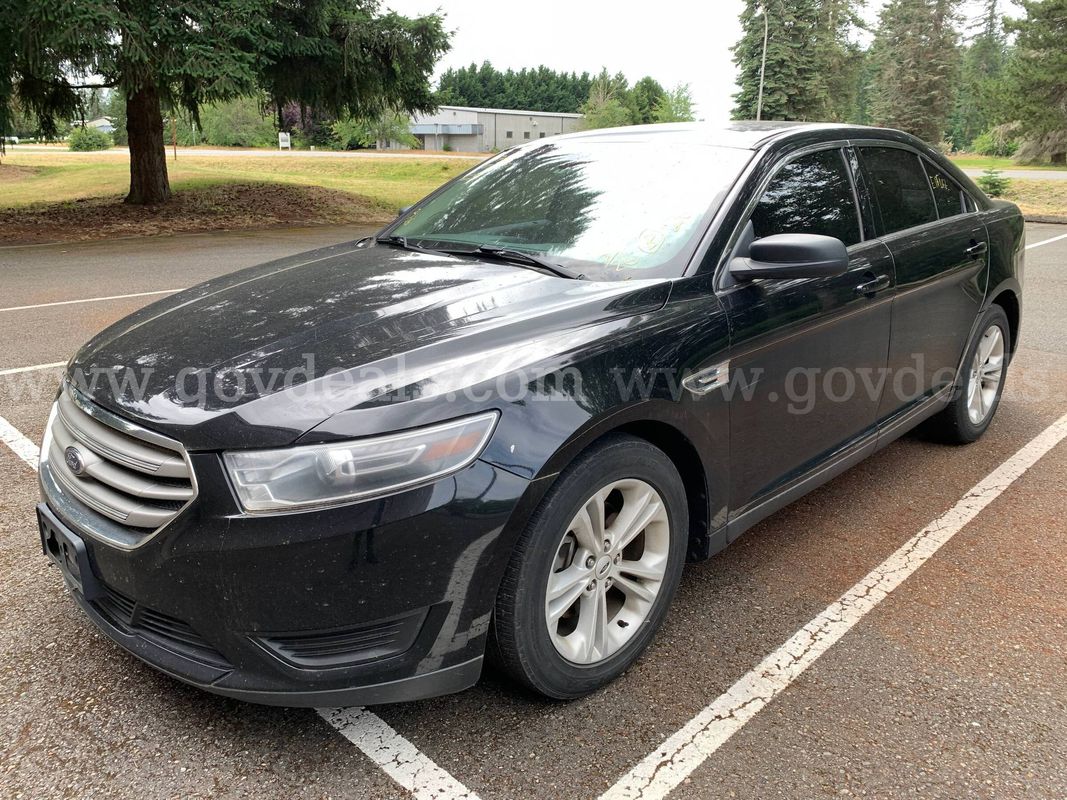 2017 Ford Taurus SE FWD Sedan (ID# 46684) (W09) (26-1590) 11700