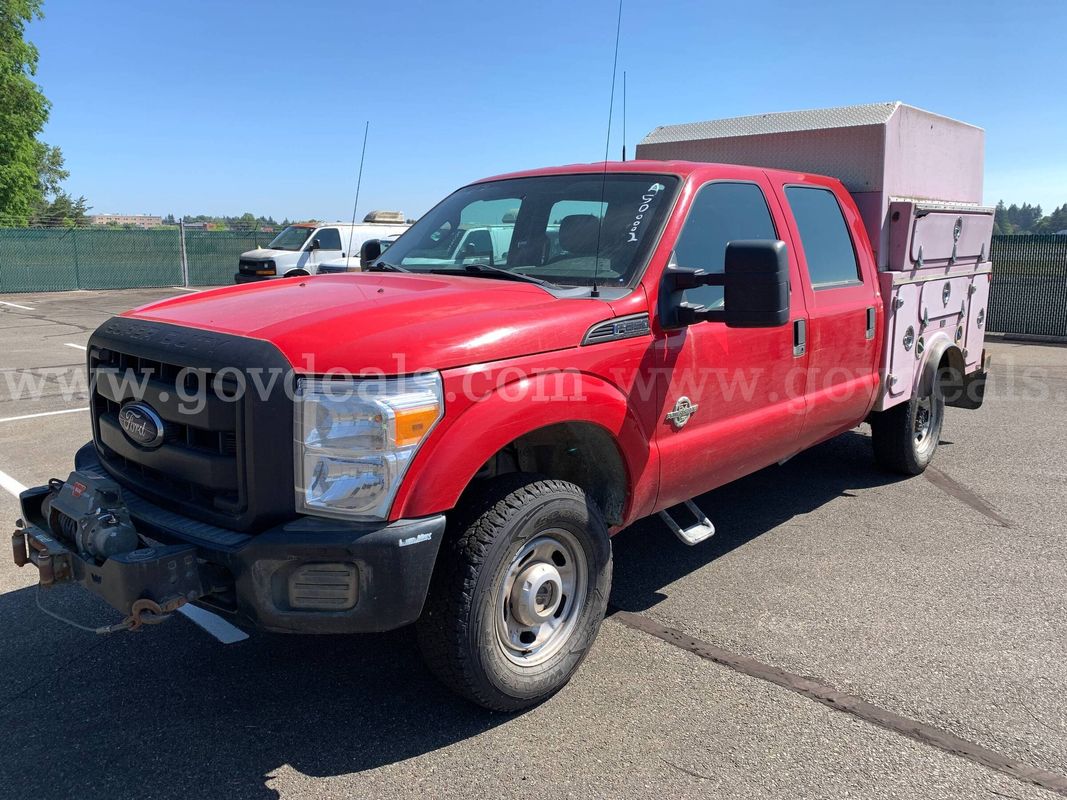 2012 Ford F-350 SD XL Crew Cab 4WD Truck w/ Service Body (ID# 46685) (AVI) (26-1679) 490