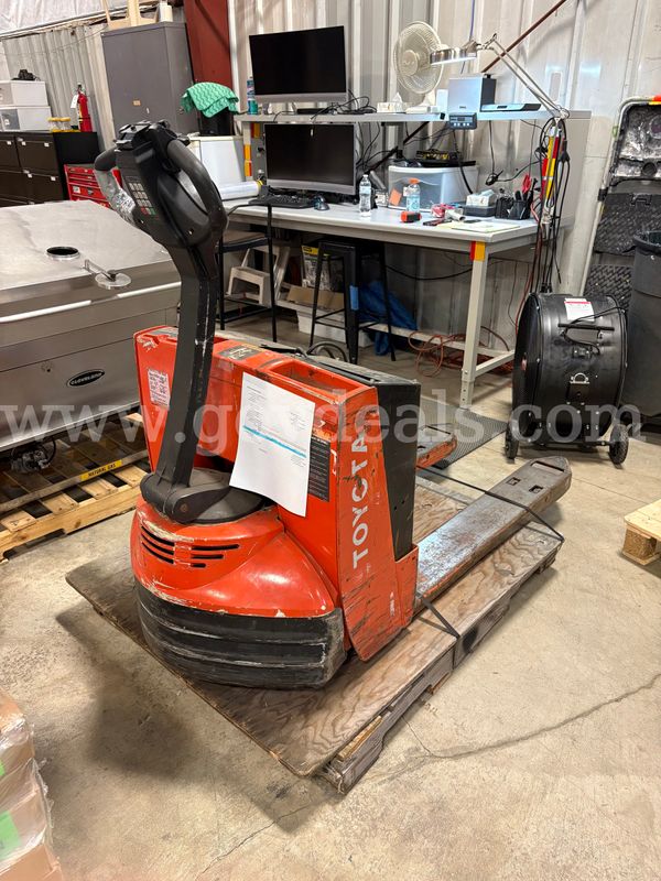 Toyota Electric Pallet Jack | 1 PLT (ID# 46763) (J12-1L) (26-1495-1) 405
