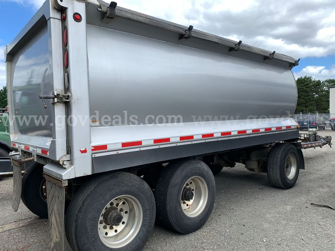 2014 Columbia Body 3 Axle Turn Table Pup Trailer w/ Convex Body (ID# 46778) (TCO) (26-1831) 11700