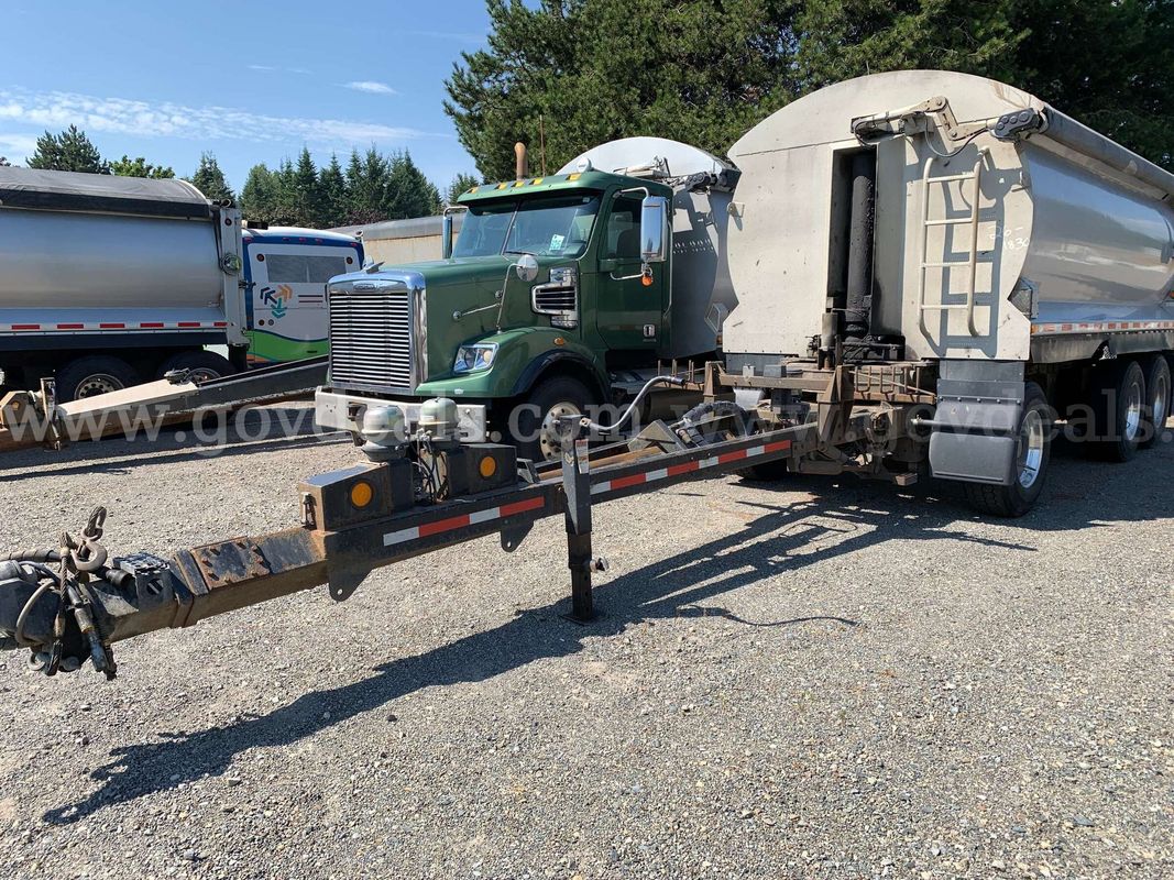 2011 Columbia Body 3 Axle Turn Table Pup Trailer w/ Convex Body (ID# 46782) (TCO) (26-1830) 11700