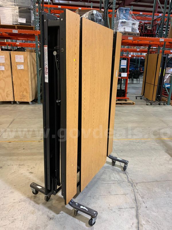 Folding Table With Seating (ID #46863) (J11-1R) (26-1279-2) 35405