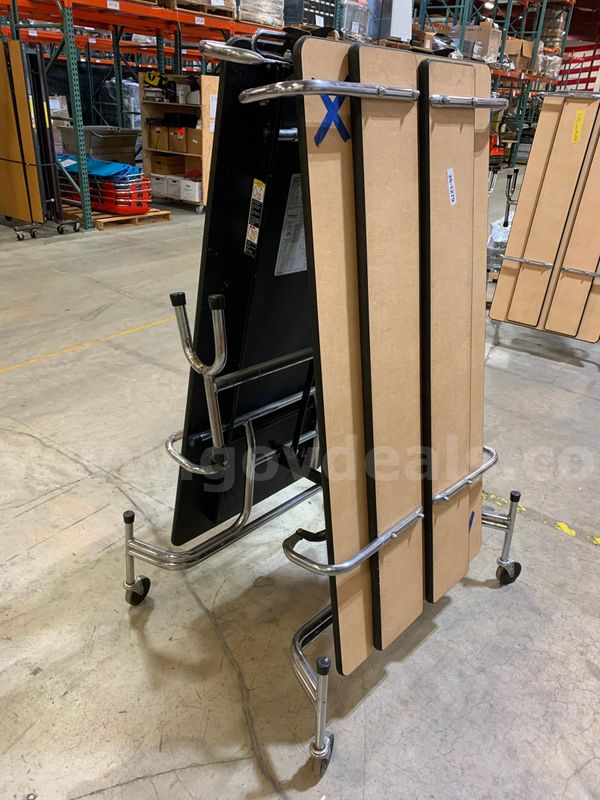 Folding Table With Seating (ID #46871) (G2-1L) (26-1279-2) 35405