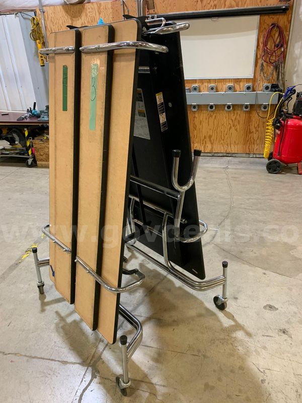Folding Table With Seating (ID #46872) (G3-1L) (26-1279-2) 35405