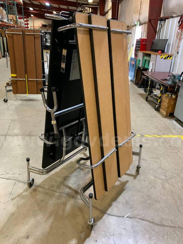 Folding Table With Seating (ID #46874) (G5-1L) (26-1279-2) 35405