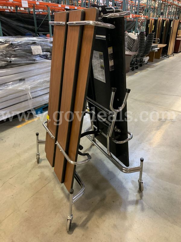 Folding Table With Seating (ID #46875) (G6-2R) (26-1279-2) 35405