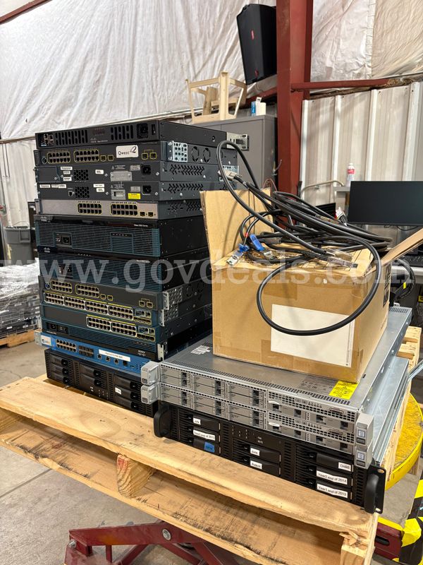 Mixed Networking/Server Equipment | Cisco Devices | 1 PLT (ID# 46882) (J12-2R) (26-1748-54) 84448