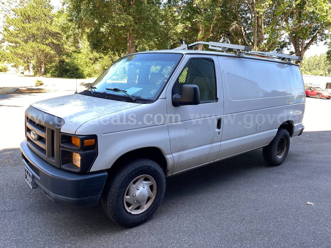 2008 Ford Econoline E350 Van (ID #46884) (FTL) (26-0824) 11700