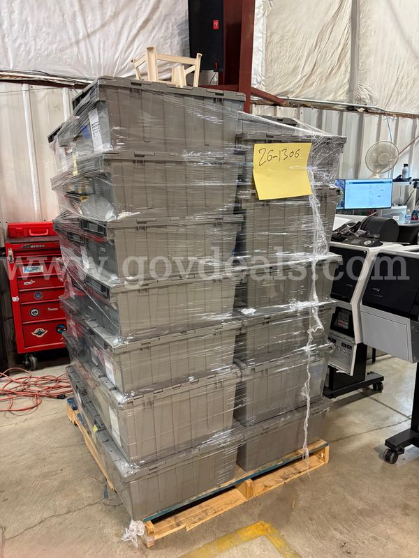 Pallet of Plastic Packing Crates (ID# 46904) (G02-2R) (26-1306-21) 39411
