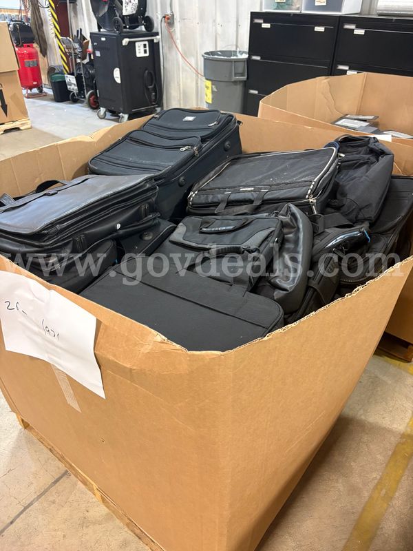 Laptop Bags/Briefcases/Luggage/Backpacks | 1 PLT (ID# 46925) (I08-1R) (26-1971-4) 095