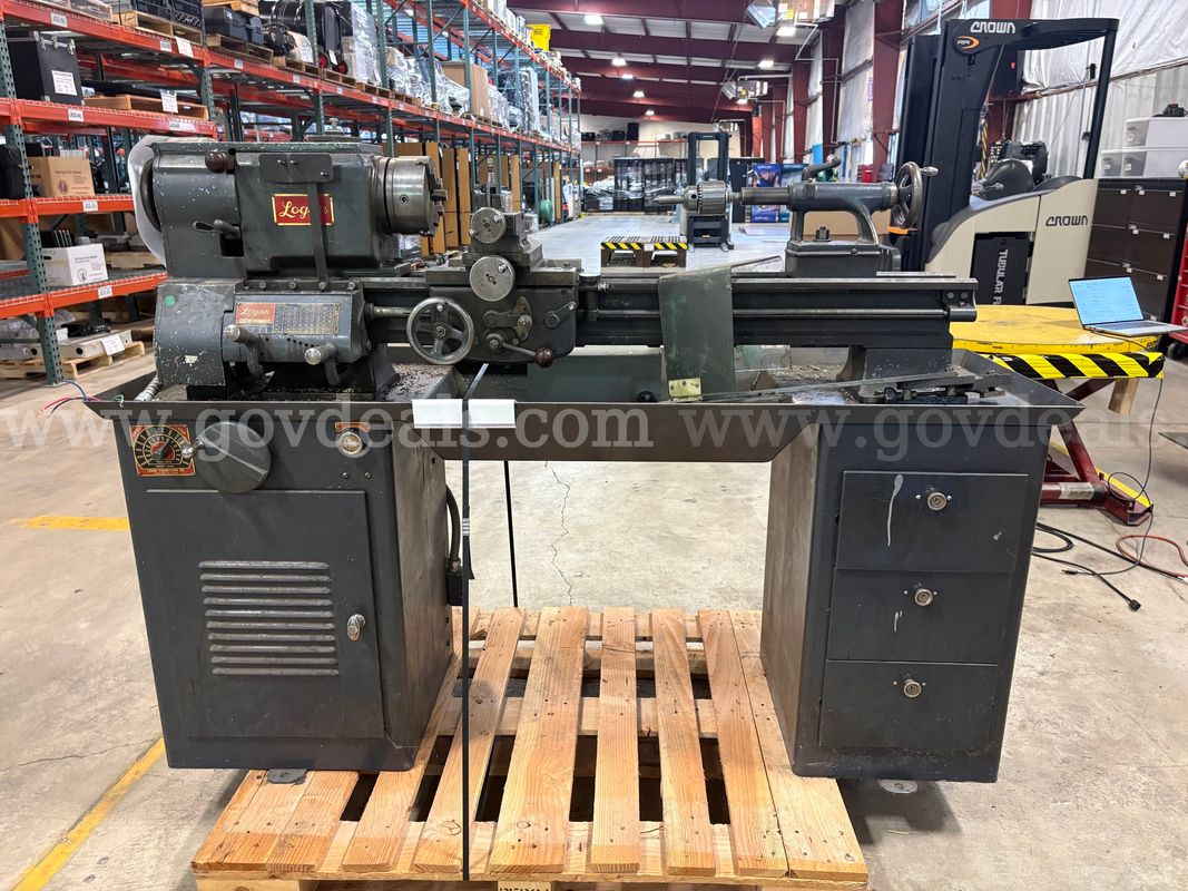 Logan Engine Lathe Model No. 2527V | Metalworking Machine | 1 PLT (ID# 46935) (Center F7-8LR) (26-1931-10) 300