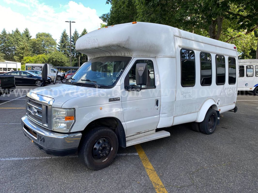 2008 Ford Econoline E350 12 Passenger Wheelchair Lift Bus (ID #46942) (PRT) (26-0245) 11700