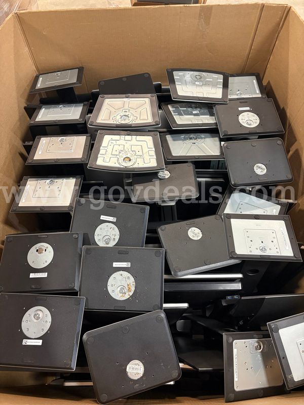 Pallet of Assorted Dell Monitors | Dell UltraSharp & More! (ID# 46956) (H12-2R) (26-1971-1) 095