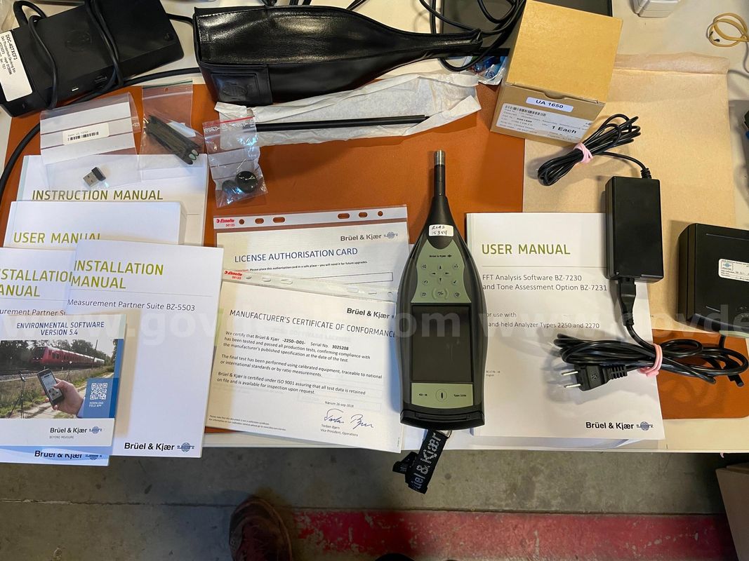 Brüel & Kjær Hand Held Analyzer Type 2250 (ID# 46959) (D-Case) (26-2252-1) 235