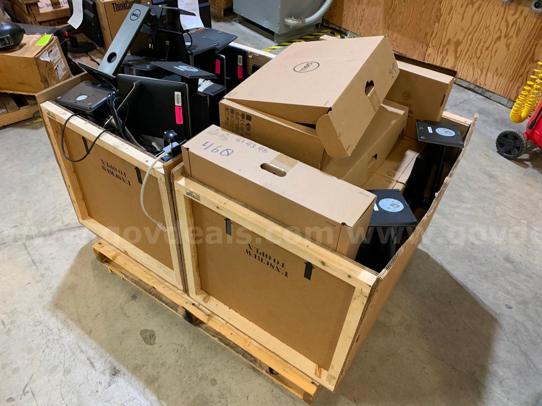 Pallet of Monitors (ID #46972) (G3-2R) (No UPC)
