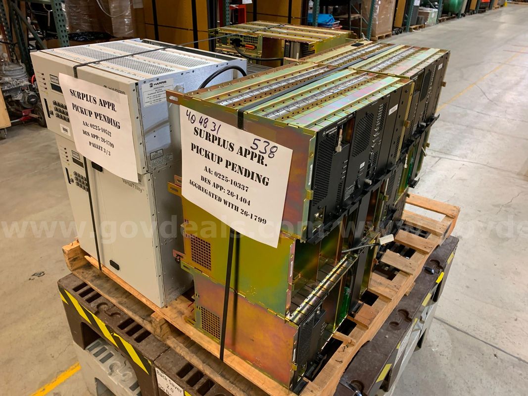 Pallet of Motorola Quantar Base/Repeater Stations (ID #46979) (J8-3L) (26-1404-1) 225