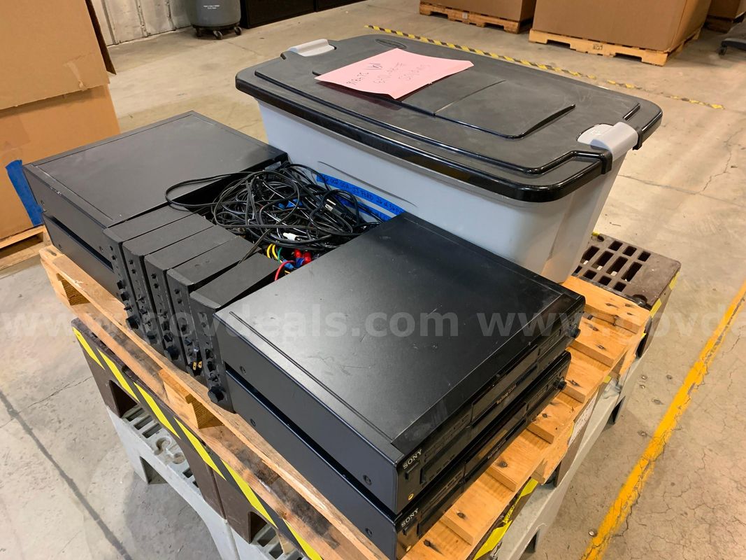 Pallet of Audio Equipment (ID #46988) (H6-2L) (26-1043-2) 387