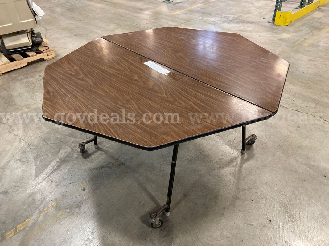 Octagon Folding Table, 4'8" wide (ID #46999) (G10-1L) (26-0464-11) 39605