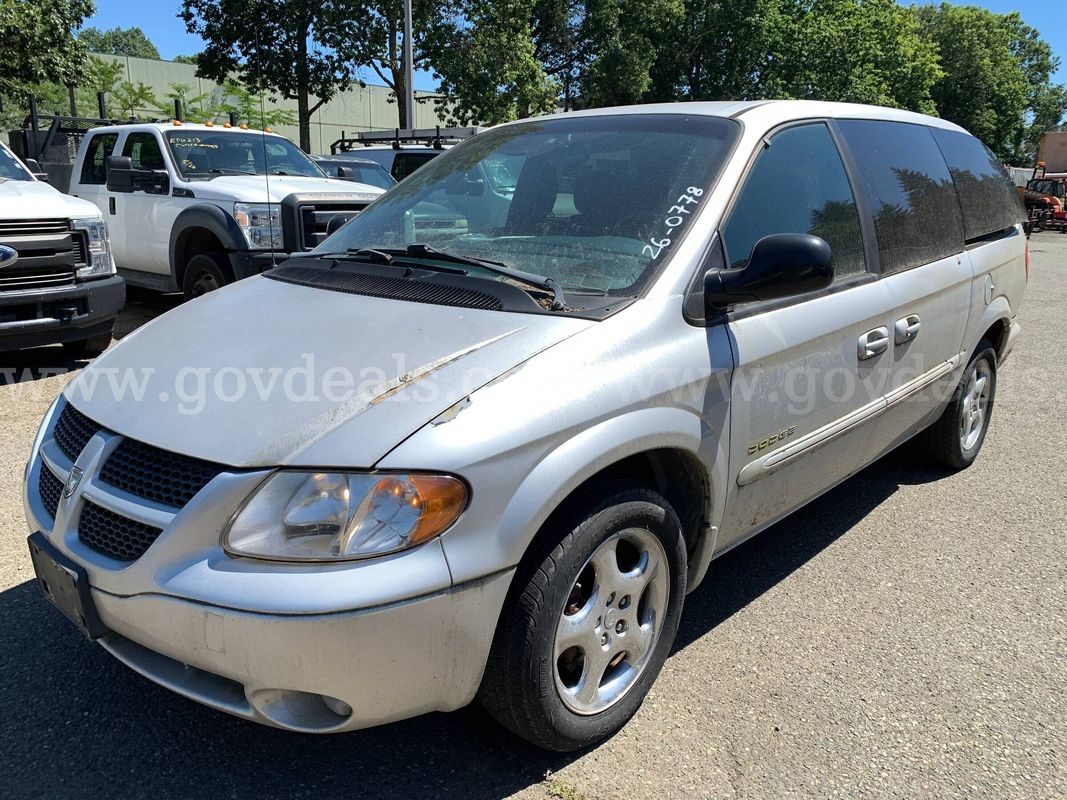 2001 Dodge Grand Caravan ES Mini-Van (ID# 47017) (OEF) (26-0778) 35071