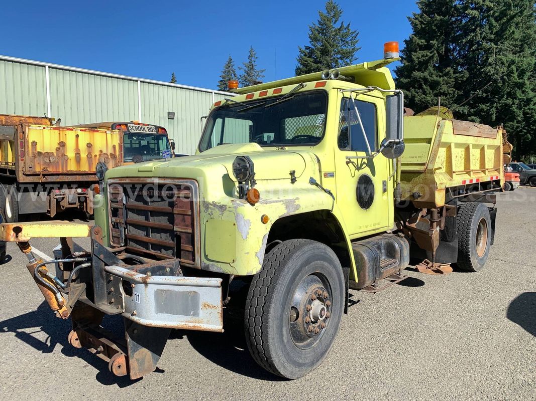 1984 International 1954 Dump Truck w/ Sander & Snowplow (ID# 47025) (E5) (26-1816) 20503