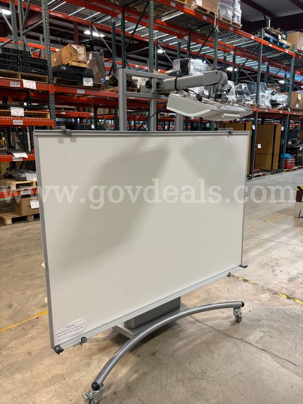 Projector White Board | Hitachi | (ID# 47050) (Center F13-2R) (26-2055-5) 350