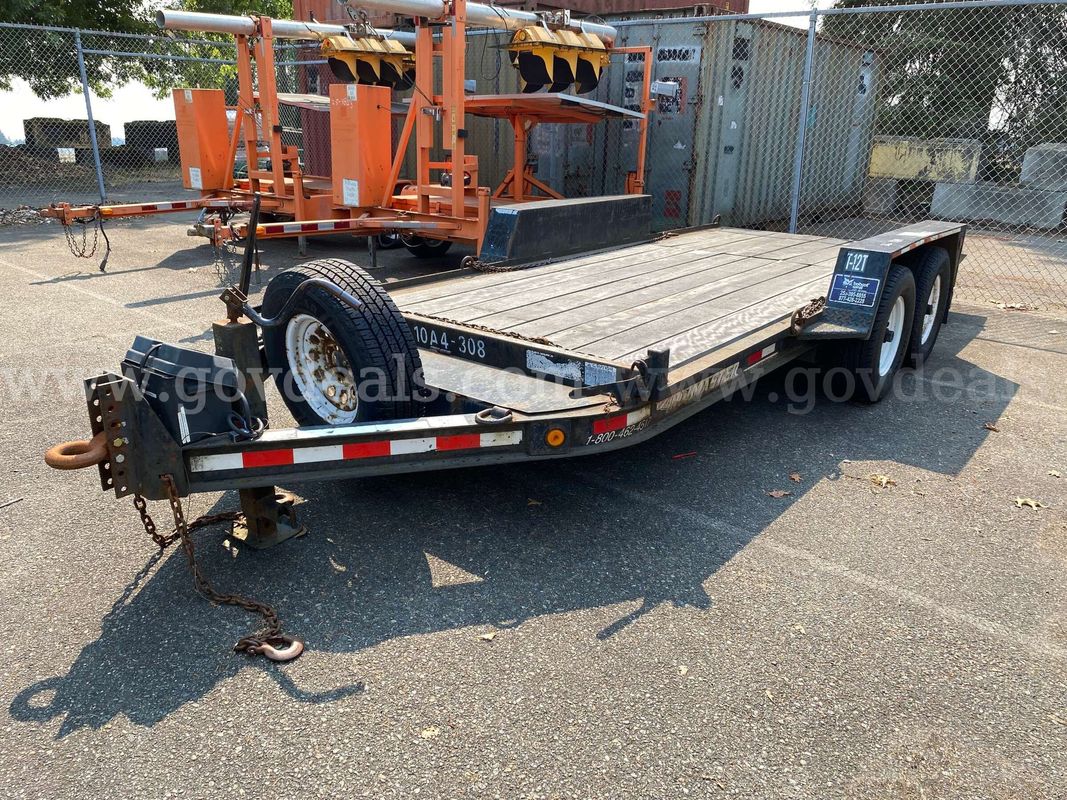 2003 Towmaster 17" Tilt Deck Trailer (ID #47070) (BullPen) (26-1819) 405