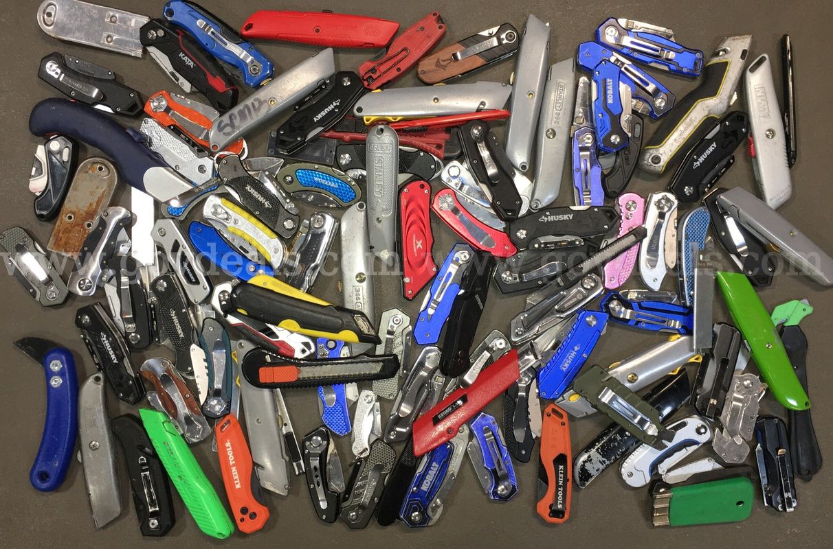 Mixed Lot of Utility Knives ~100 Units (ID# 47073) (TSA #4) (NO UPC) (10)