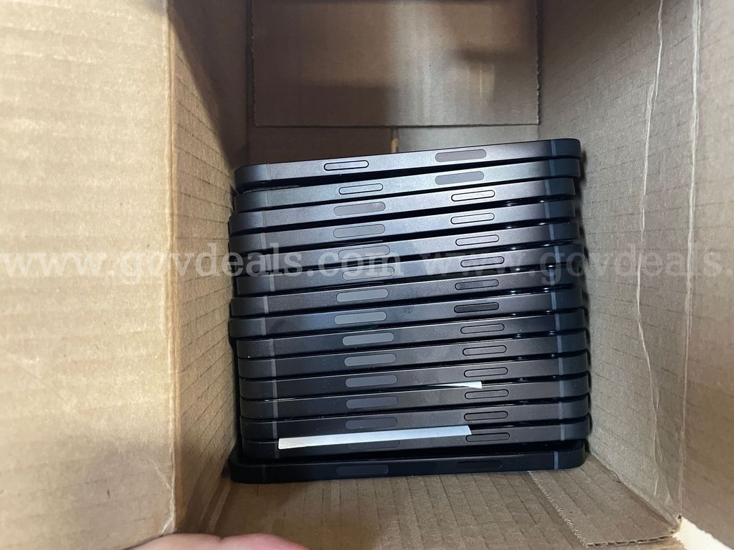 Lot of ct.15 iPhone 12 and 13s (ID# 47085) (H01-3L) (26-0450-1) 116