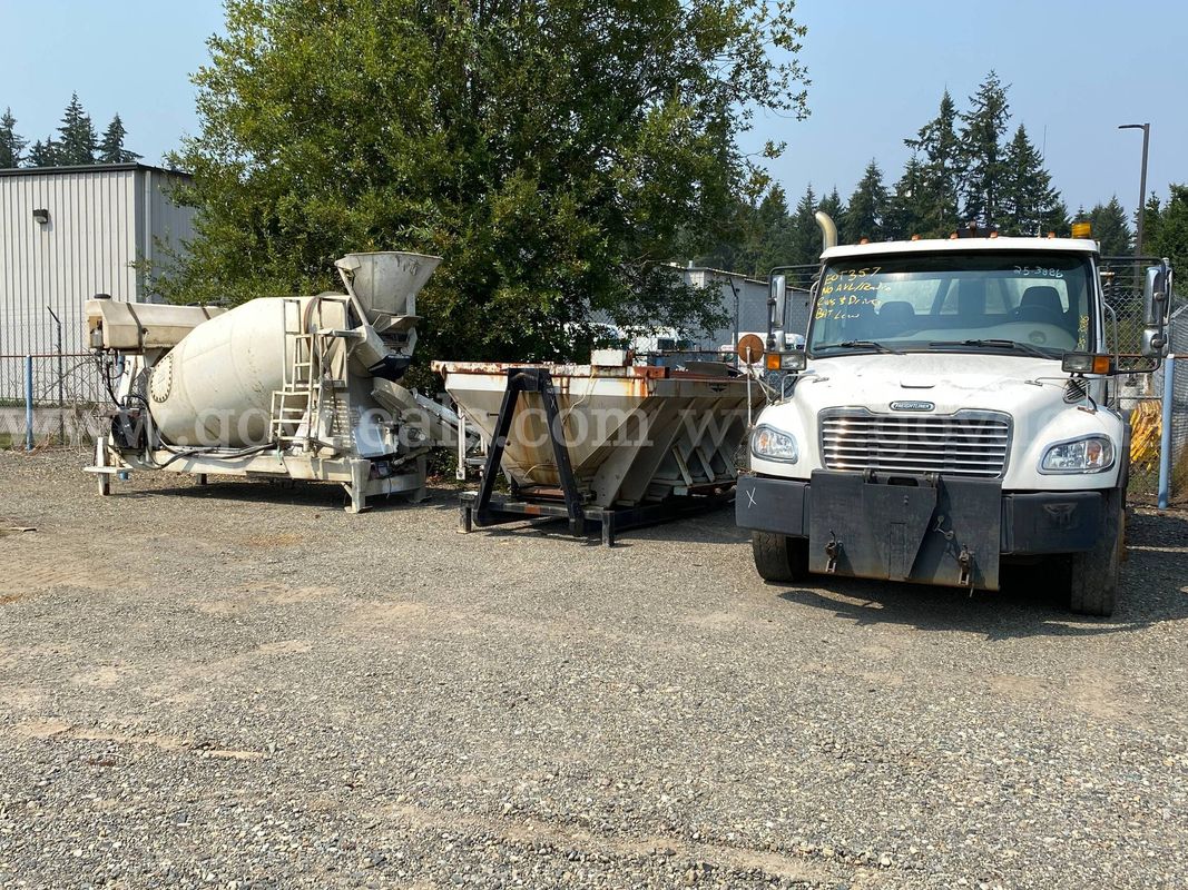 2006 Freightliner M2 106 Deicing Tank w/Sand Spreader & Cement Mixer Attachments (ID #47093) (TCO) (25-3886) 11700 +