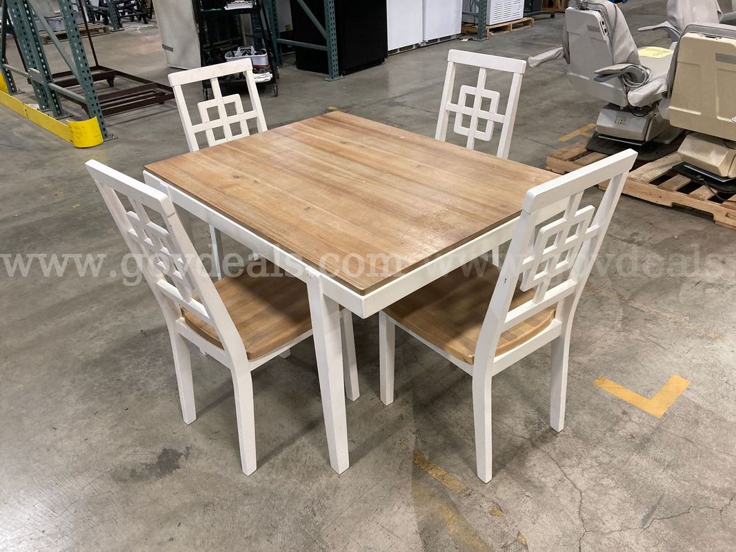 Lot, Table and 4 Chairs (ID# 47108) (F10-2L) (26-2220-1) 310