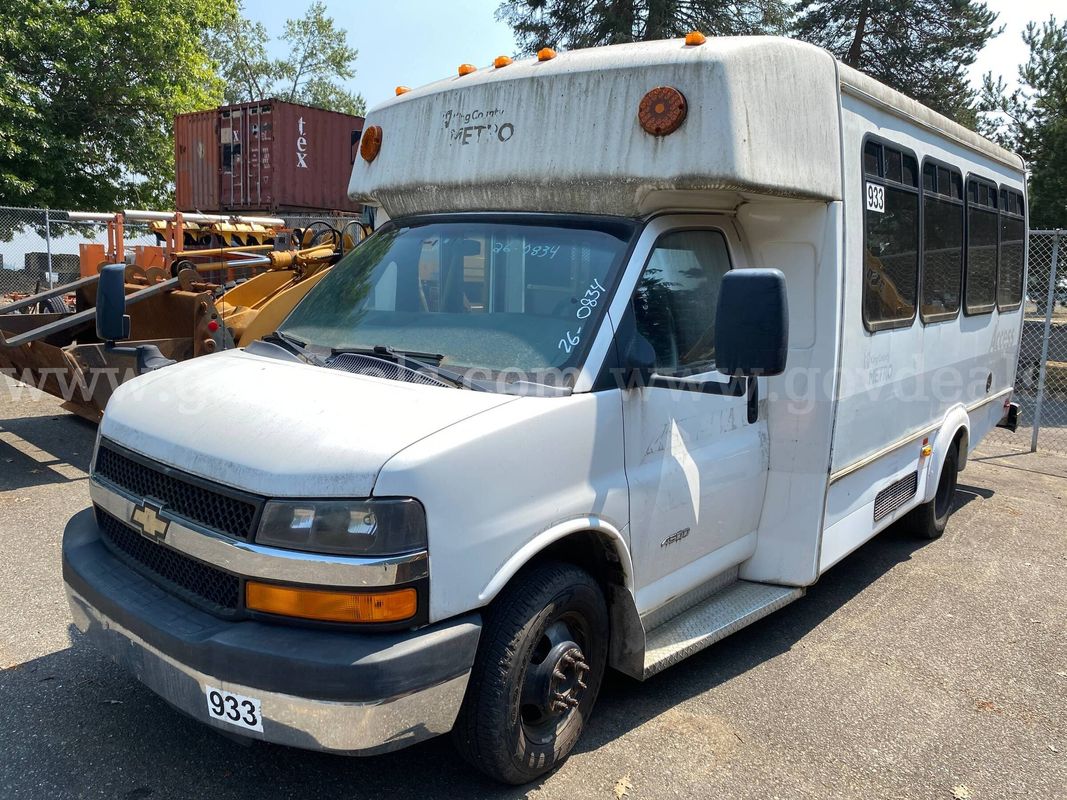 2012 Chevrolet Express 13 Passenger Bus w/Wheelchair Lift Bus**TOW AWAY** (ID #47115) (BullPen) (26-0834) 11700