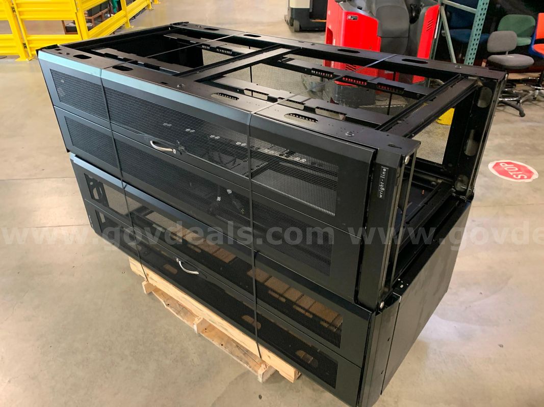 Pallet of Server Cabinets (ID #47119) (F3-3LR) (26-2152-2) 405