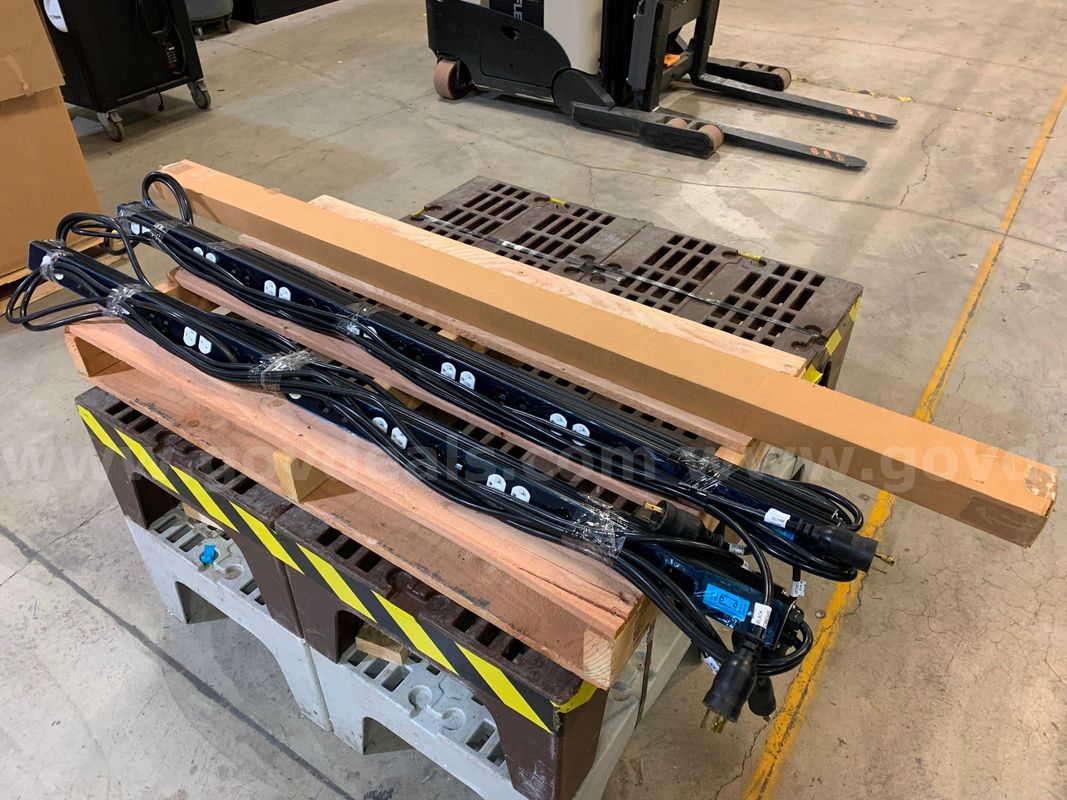 Pallet of Power Strips (ID #47125) (J1-1L) (26-2152-2) 405