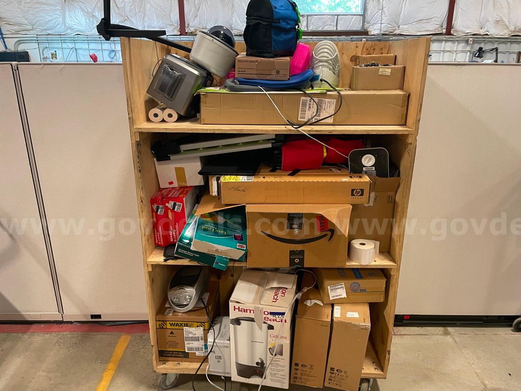 Assorted Cart of Miscellaneous Items | Coffee Urns | Office Supplies (ID# 47130) (H05-1L) (No UPC)