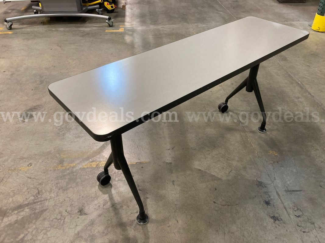Table, 5ft wide x 1.5ft deep (ID# 47135) (G08-1R) (NO UPC)