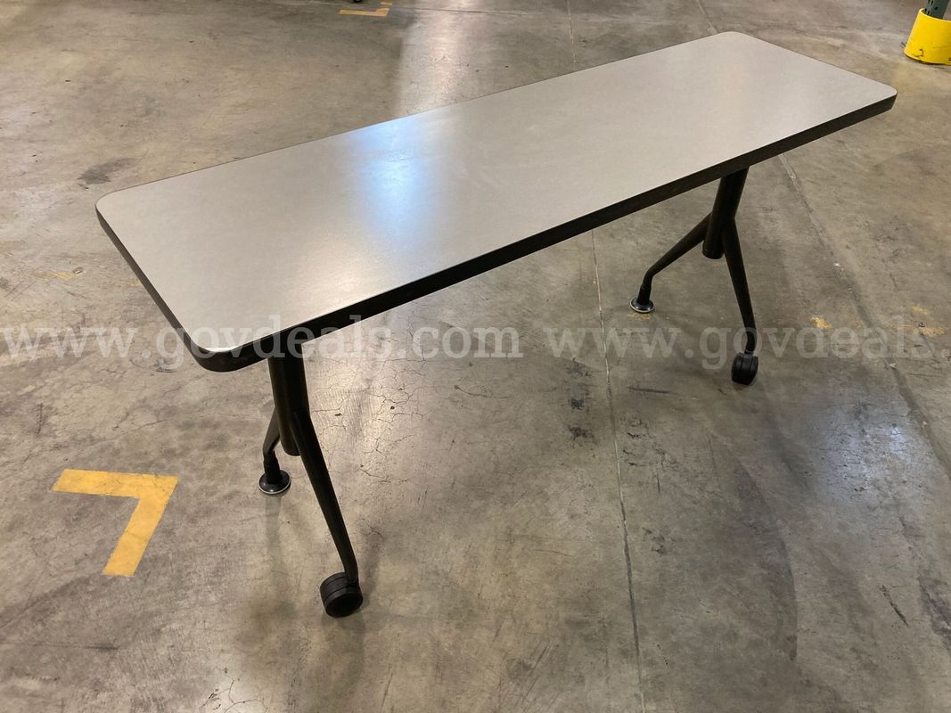 Table, 5ft wide x 1.5ft deep (ID# 47136) (G10-1R) (NO UPC)