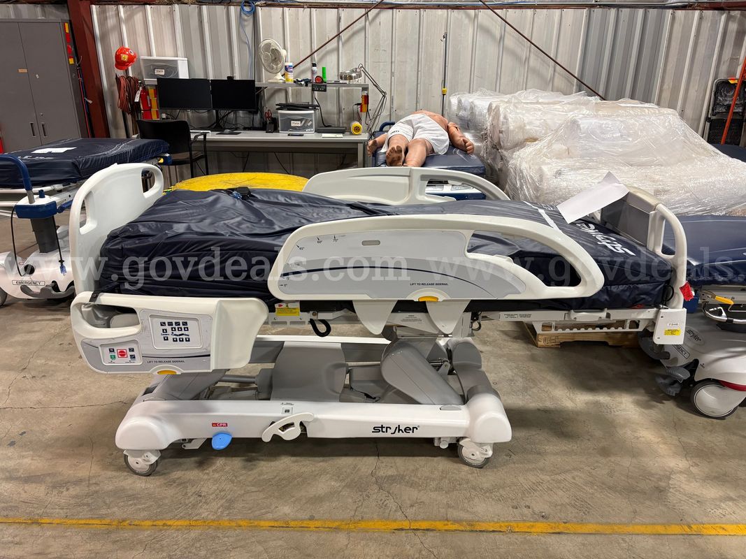 Stryker 2141 InTouch Hospital Inpatient Bed (ID# 47164) (Middle F07-2L) (26-1993-3) 39027