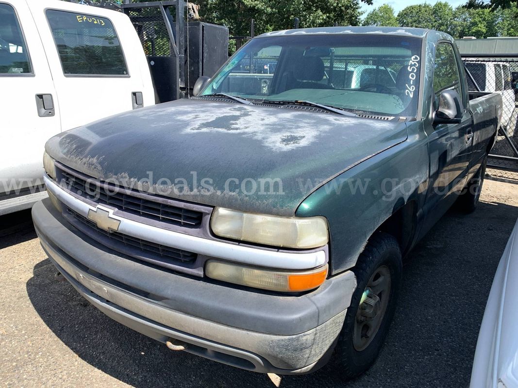 2001 Chevrolet Silverado 1500 LS 4WD Truck *Tow-Away* (ID#47179) (EF10) (26-0530) 477