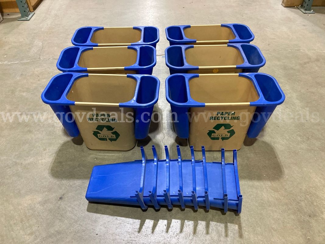 LOT, 6 28qt Plastic Recycling/Garbage Bins & 20 Eldon Side Saddles (ID# 47190) (G15-1L) (NO UPC)
