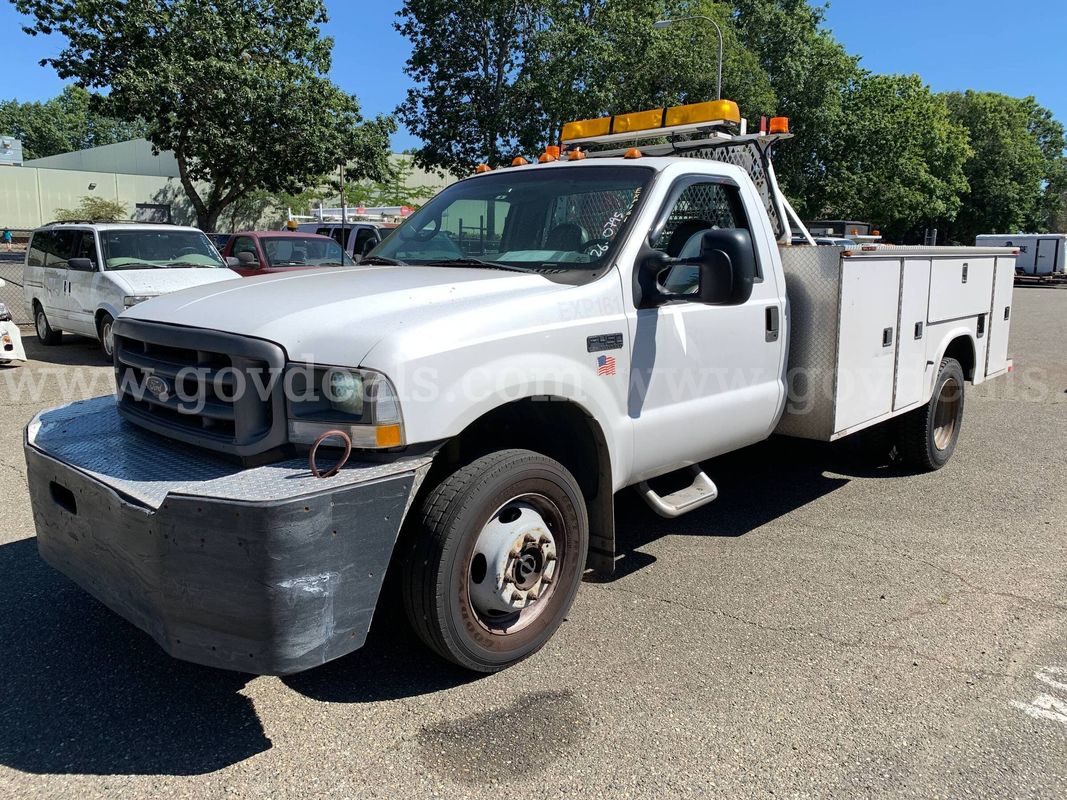 2002 Ford F-450 SD XL 4WD Truck w/ Service Body (ID# 47227) (EF0) (26-0795) 11700