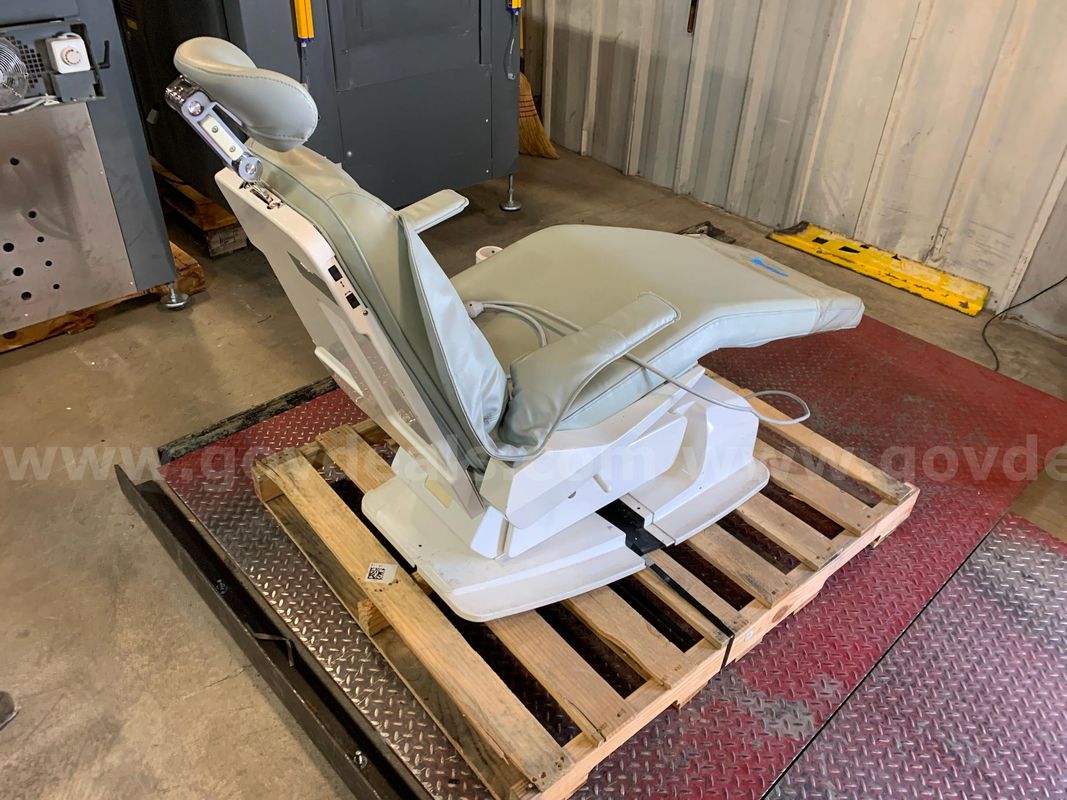 Belmont X-Calibur Dental Chair (ID #47237) (J6-3L) (26-2060-1) 693