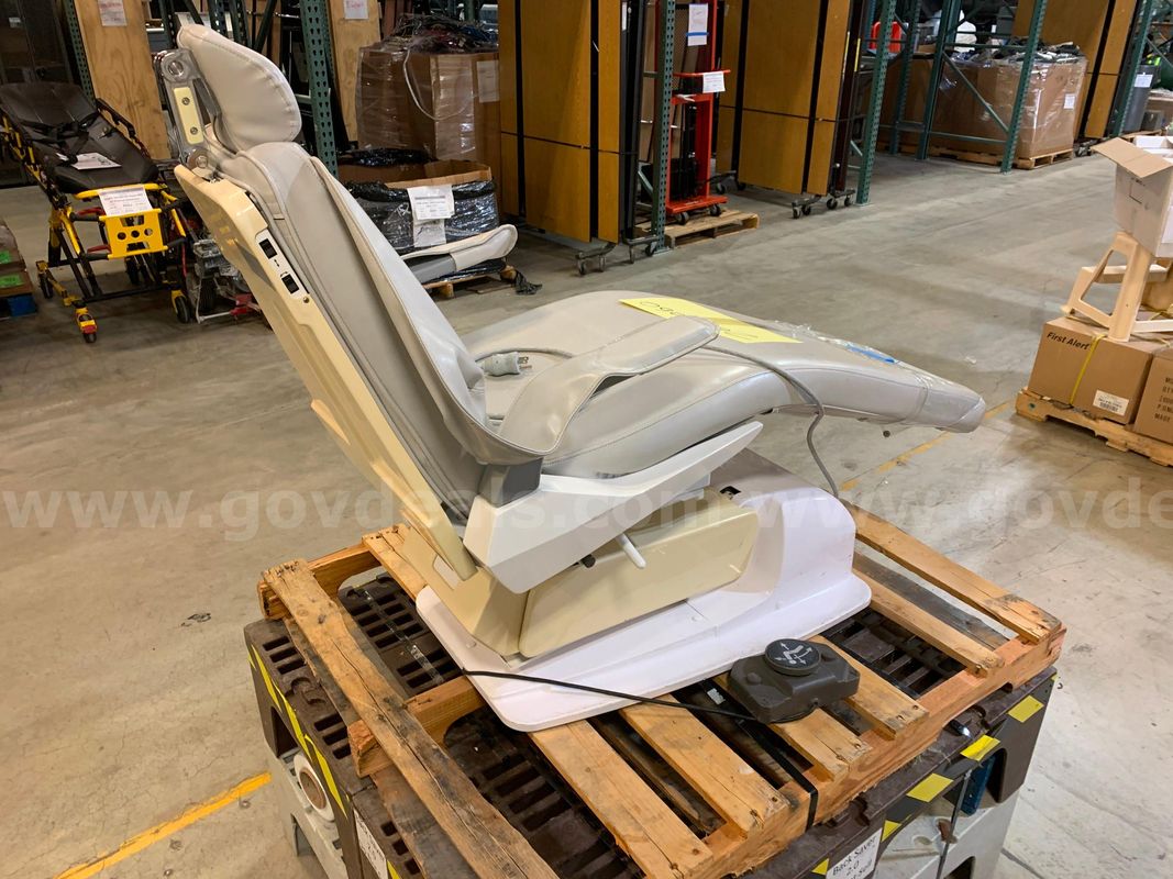 Belmont X-Calibur Dental Chair (ID #47238) (J6-3R) (26-2060-1) 693