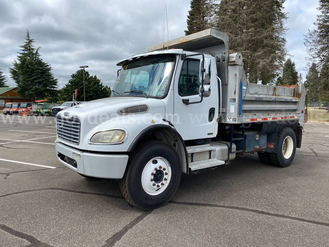 2004 Freightliner M2 106 w/Dump Box (ID #47259) (AVI) (26-2298 ) 11700
