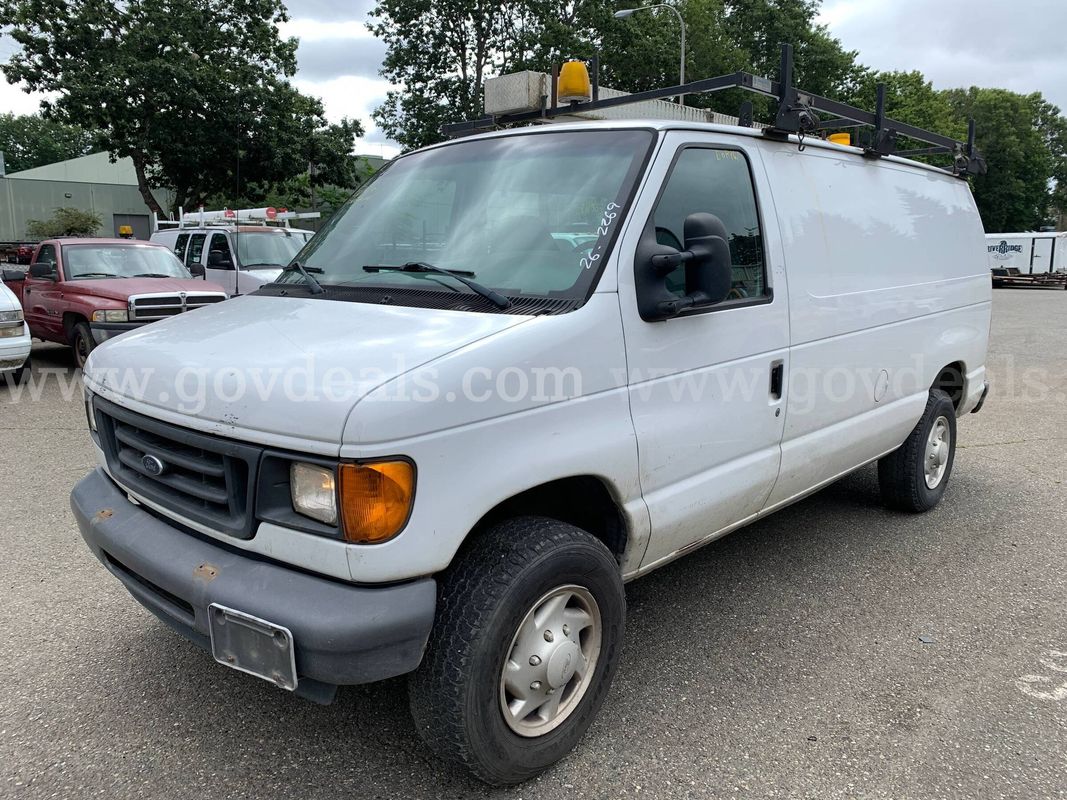 2007 Ford Econoline E-250 Cargo Van (ID# 47261) (E0) (26-2269) 11700