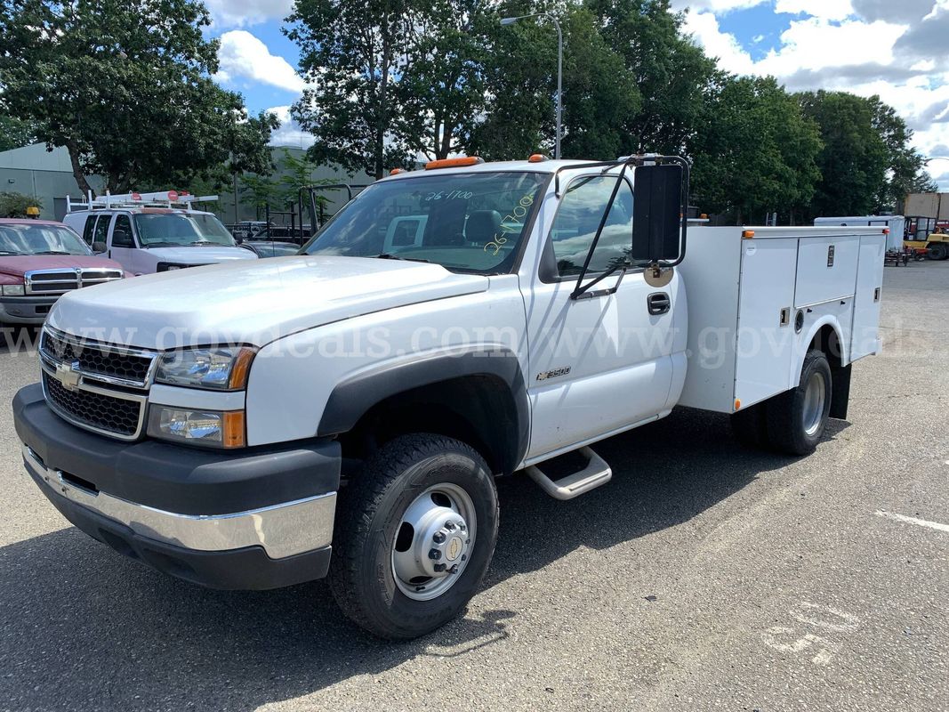 2007 Chevrolet Silverado 3500HD 2WD Truck w/ Crane Service Body (ID# 47265) (EF0) (26-1700) 11700