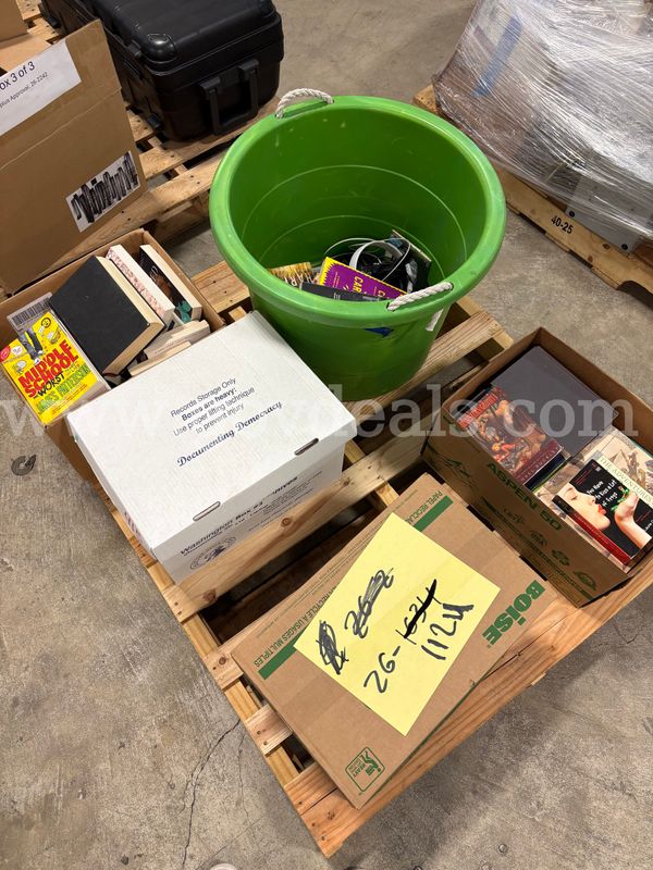 Pallet of Miscellaneous Books (ID# 47277) (J08-2L) (26-1124-14) 24300