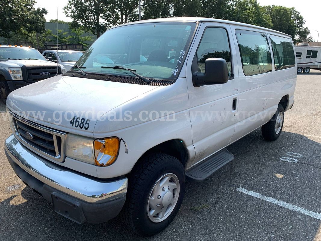 2004 Ford Econoline E-350 XLT Super Duty Van (ID# 47315) (OEF) (26-2031) 84402