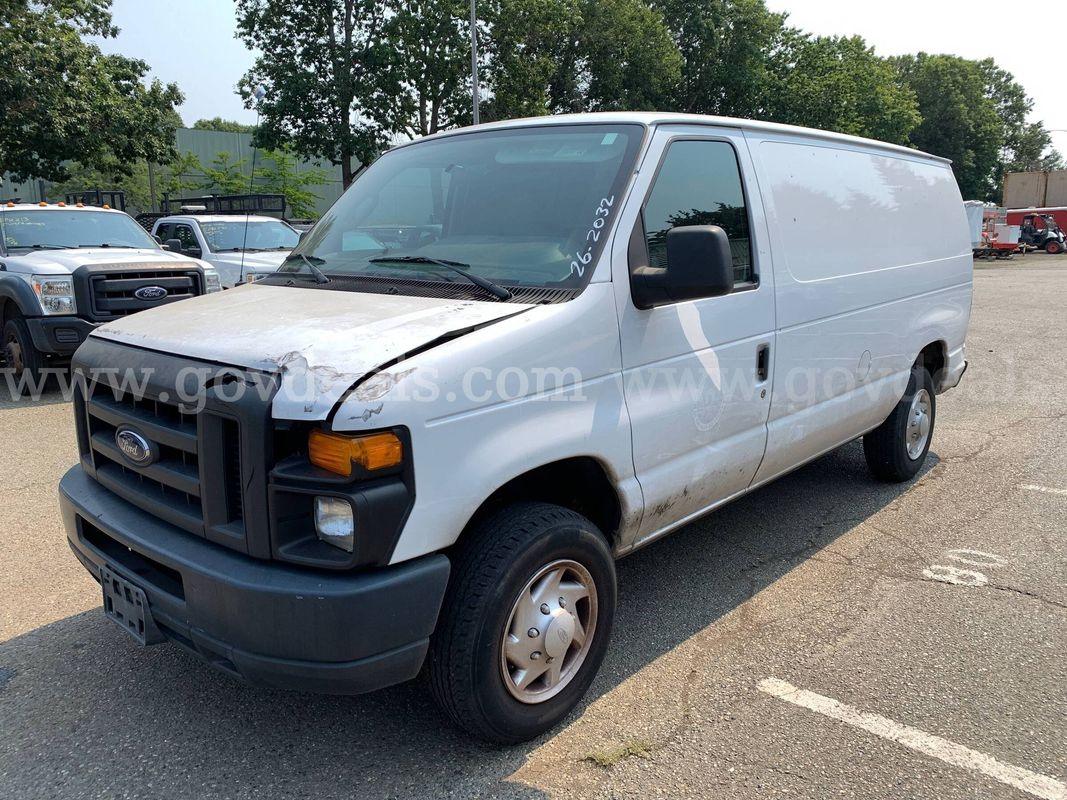 2014 Ford Econoline E-150 Cargo Van (ID# 47317) (OEF) (26-2032) 84402